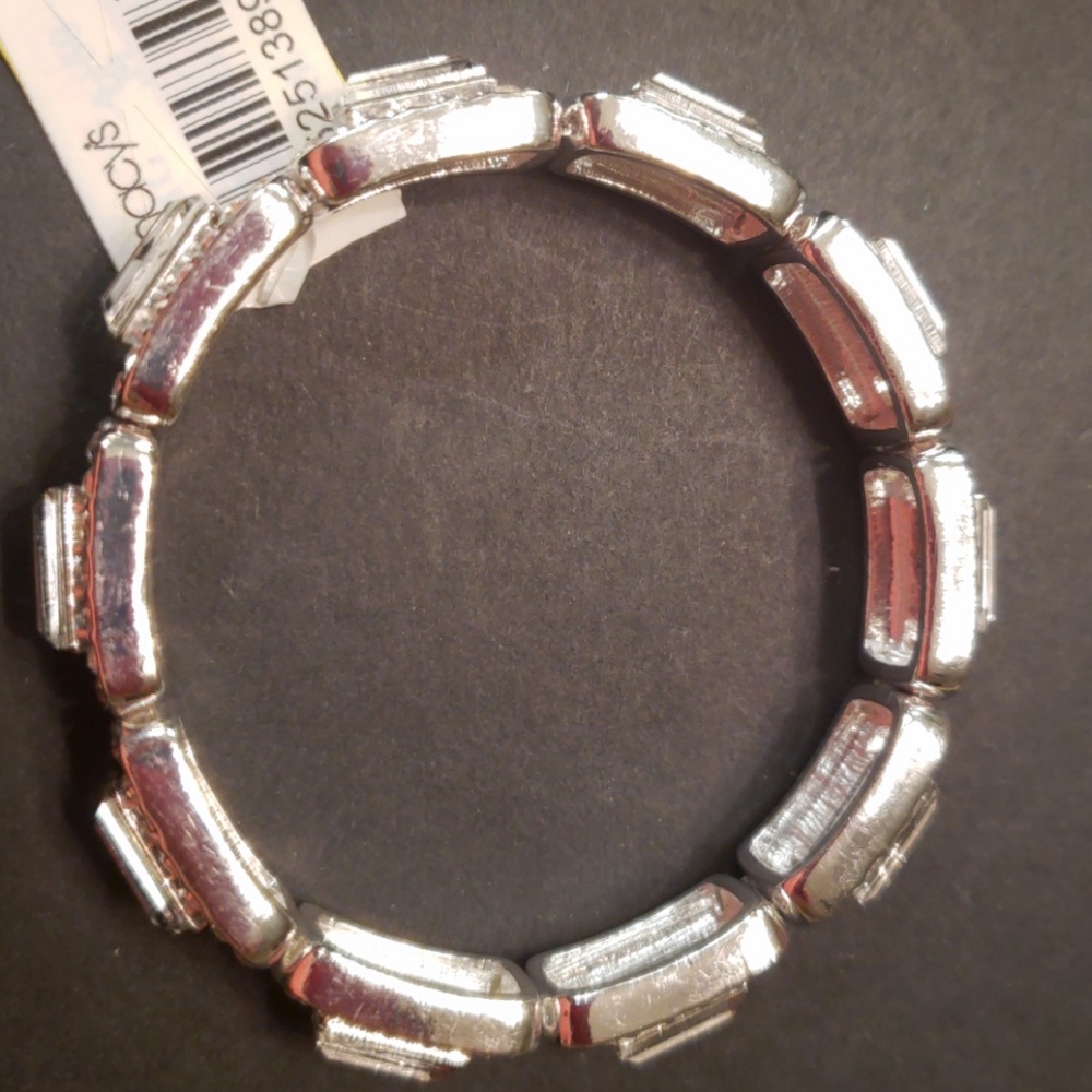 🎁SOLD💟NWT SILVER COLOR BRACELET - Picture 3 of 6